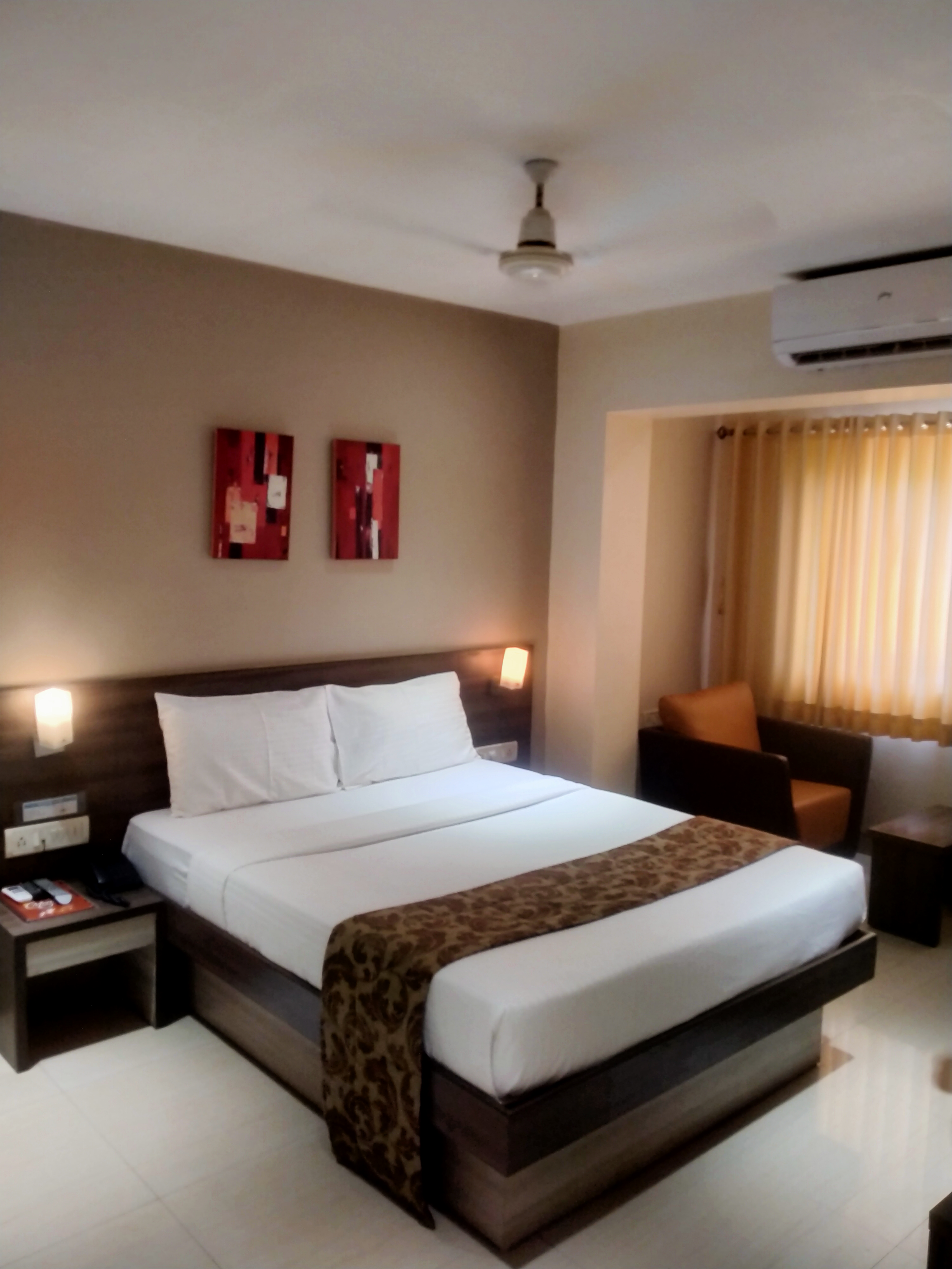 Deluxe Room gallery image