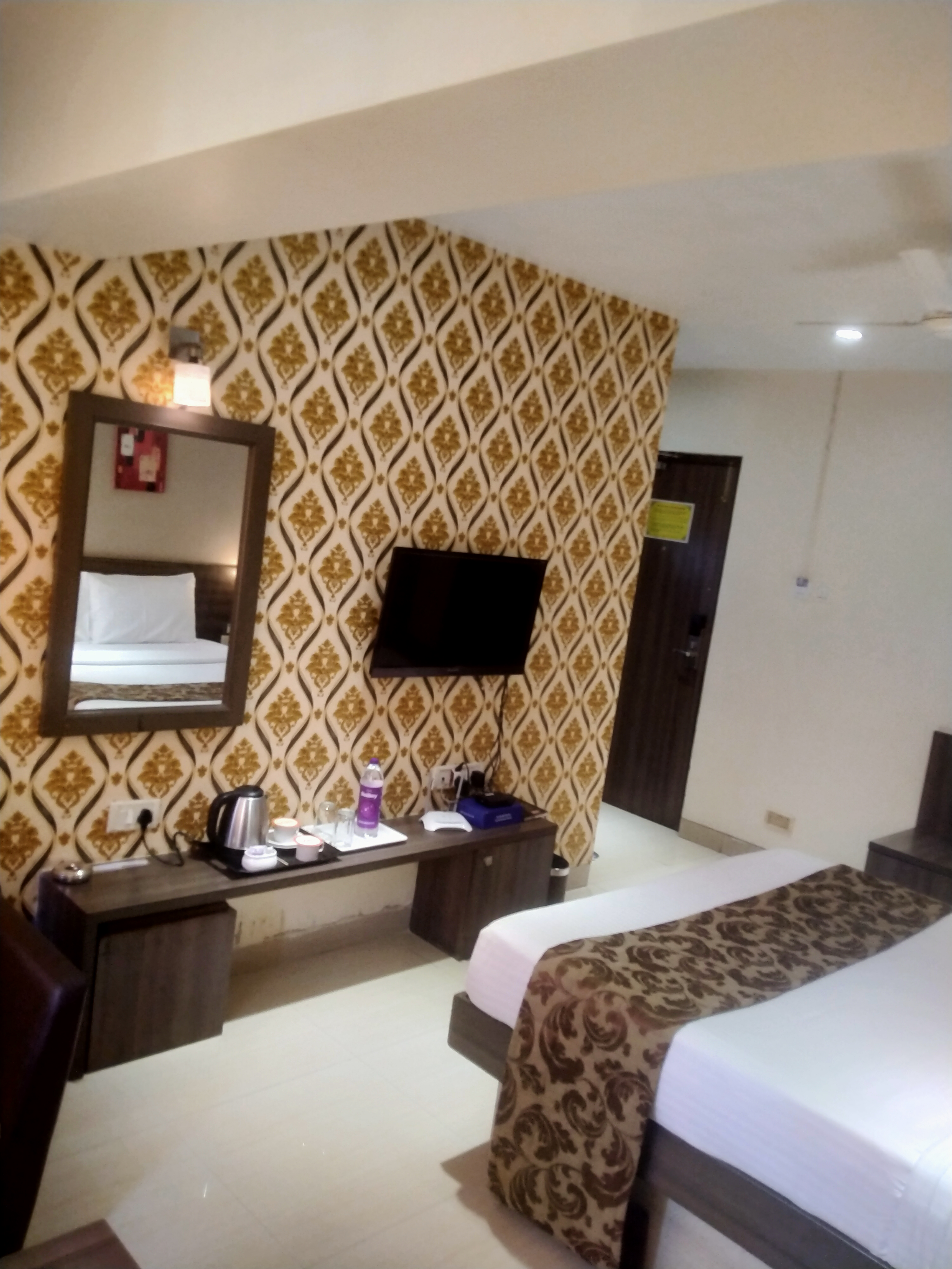 Deluxe Room gallery image