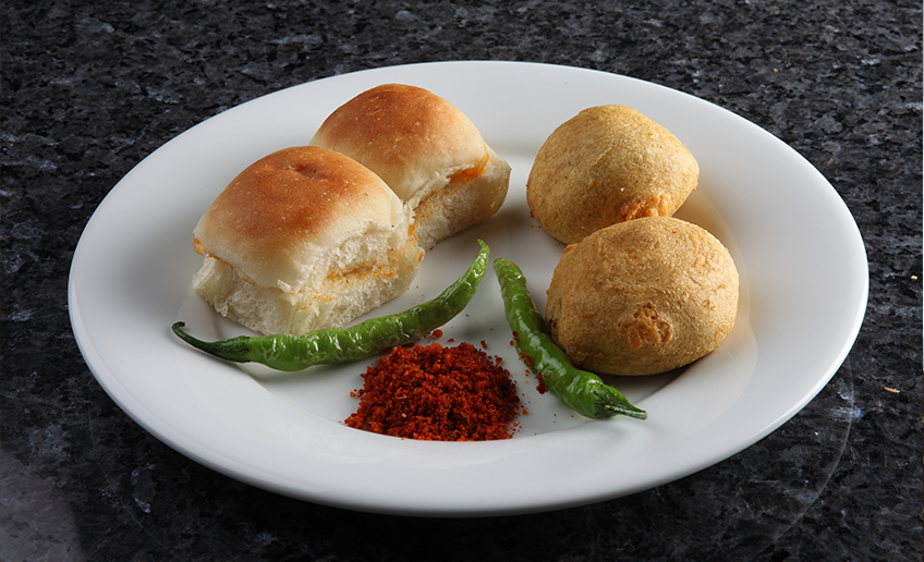 Wada pav at Dine-N-Drive
